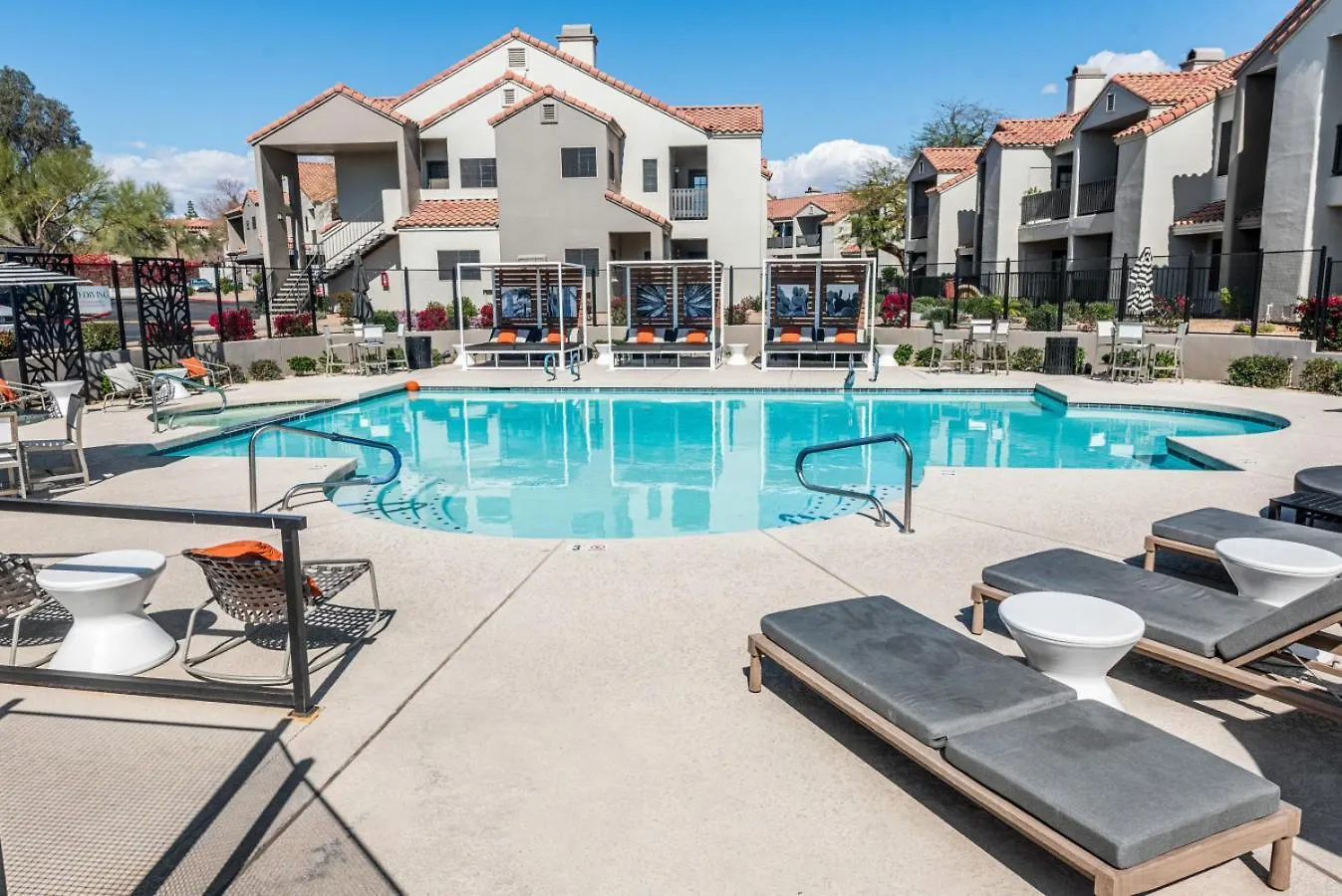 Modern Scottsdale Escape Pool Bbq Media Room